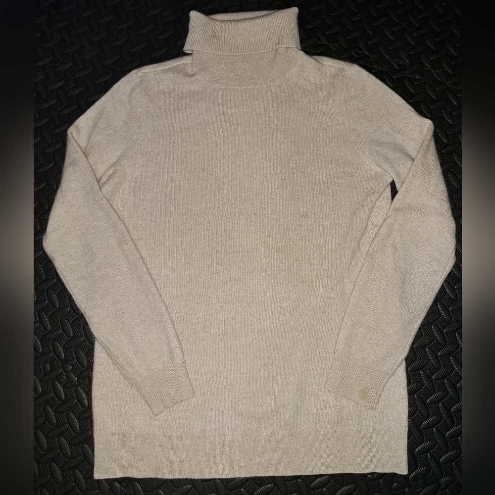 C By Bloomingdale's 2ply Cashmere Turtle Neck Sweater